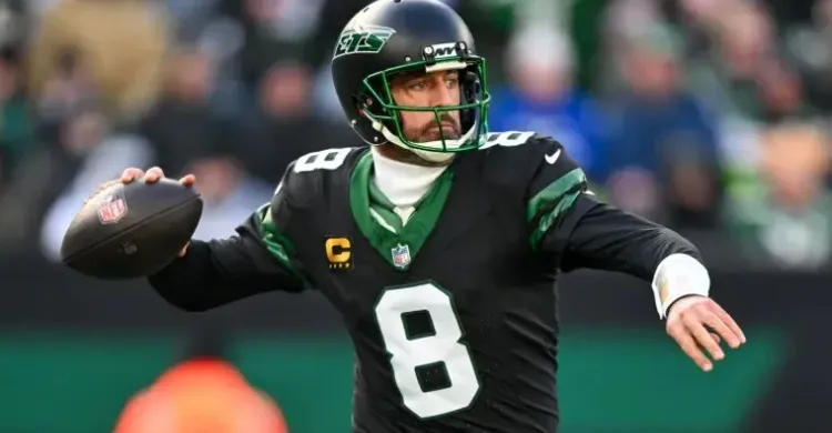 Aaron Rodgers slams former Lions DC Aaron Glenn for lack of respect in Jets meeting