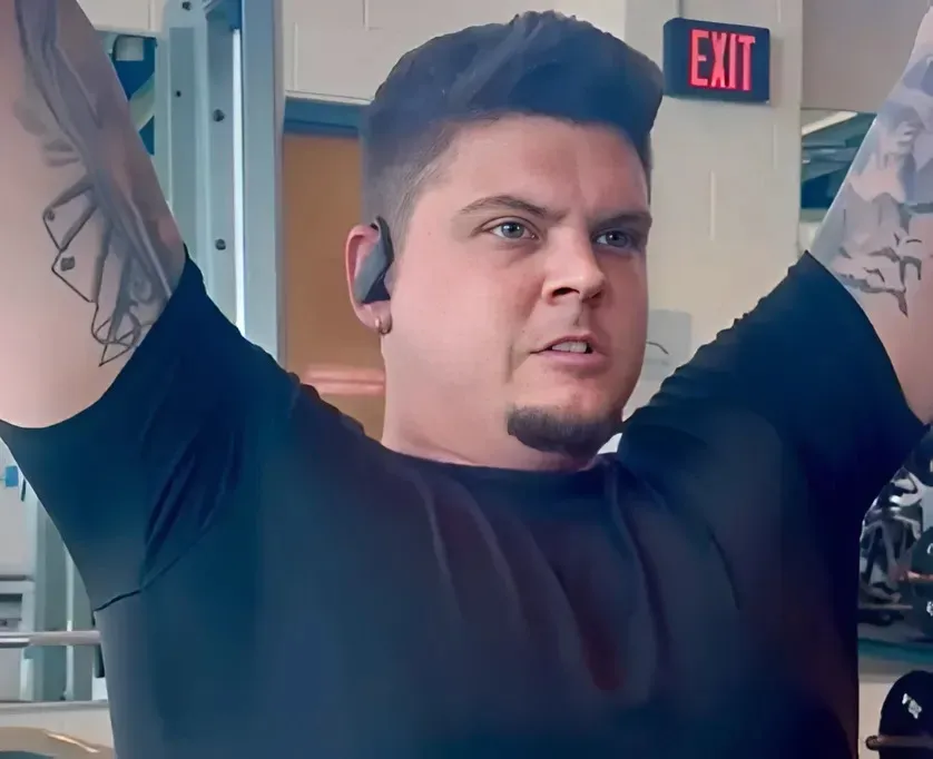 Teen Mom’s Tyler Baltierra hits the gym in just sweatpants and muscle tank as fans praise his ‘sexy glow up...