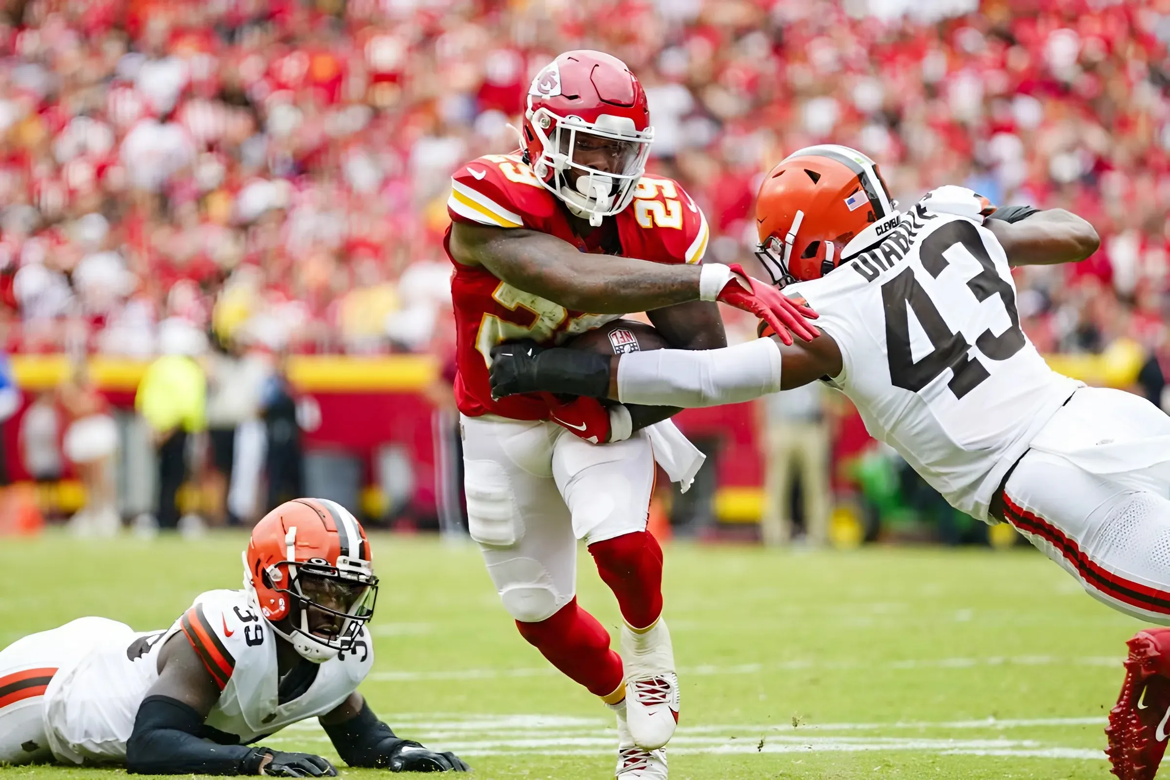 Chiefs blockbuster trade suggestion ships $12 million fan-favorite to Browns