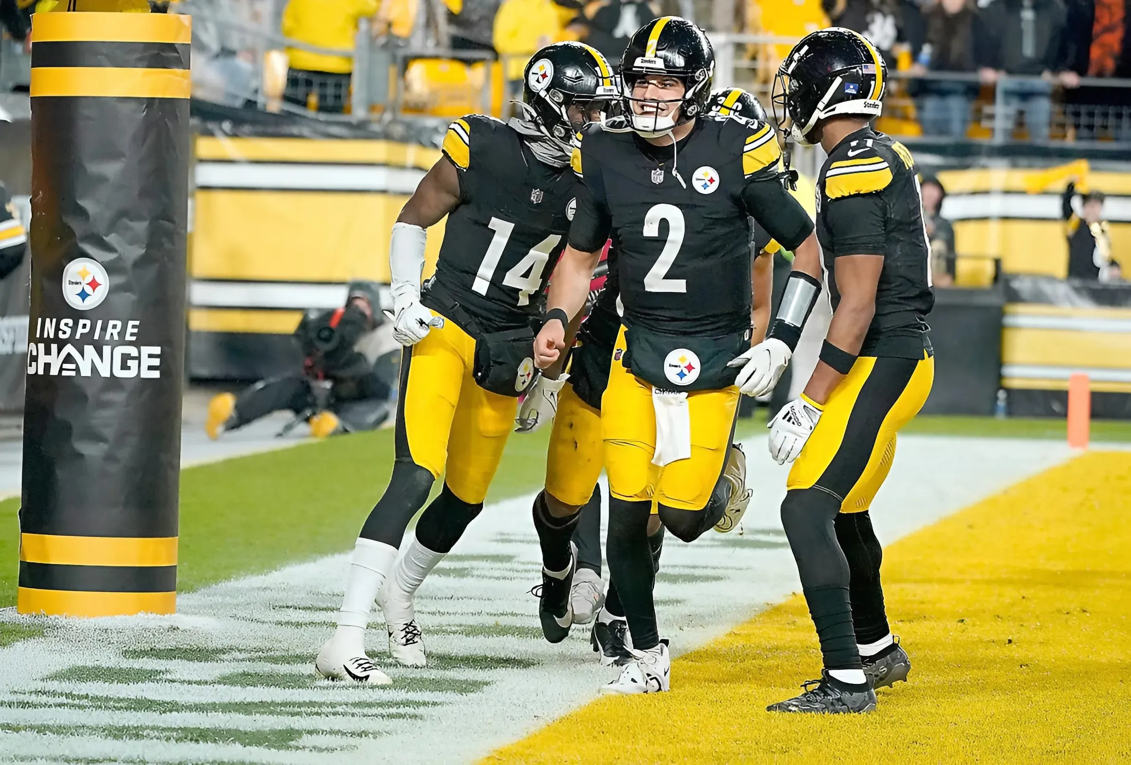 Steelers Quarterback Room Earns Brutal NFL Ranking