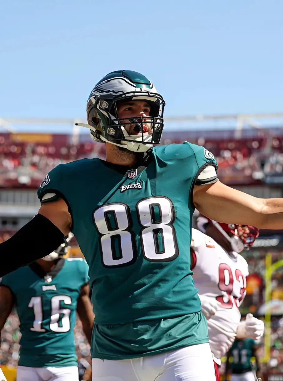 Giants 'Monitoring' Trade for Key Philadelphia Eagles Starter
