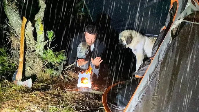 Camping at night amid a lot of rain! Two Days in the Woods Bad weather rainstorms