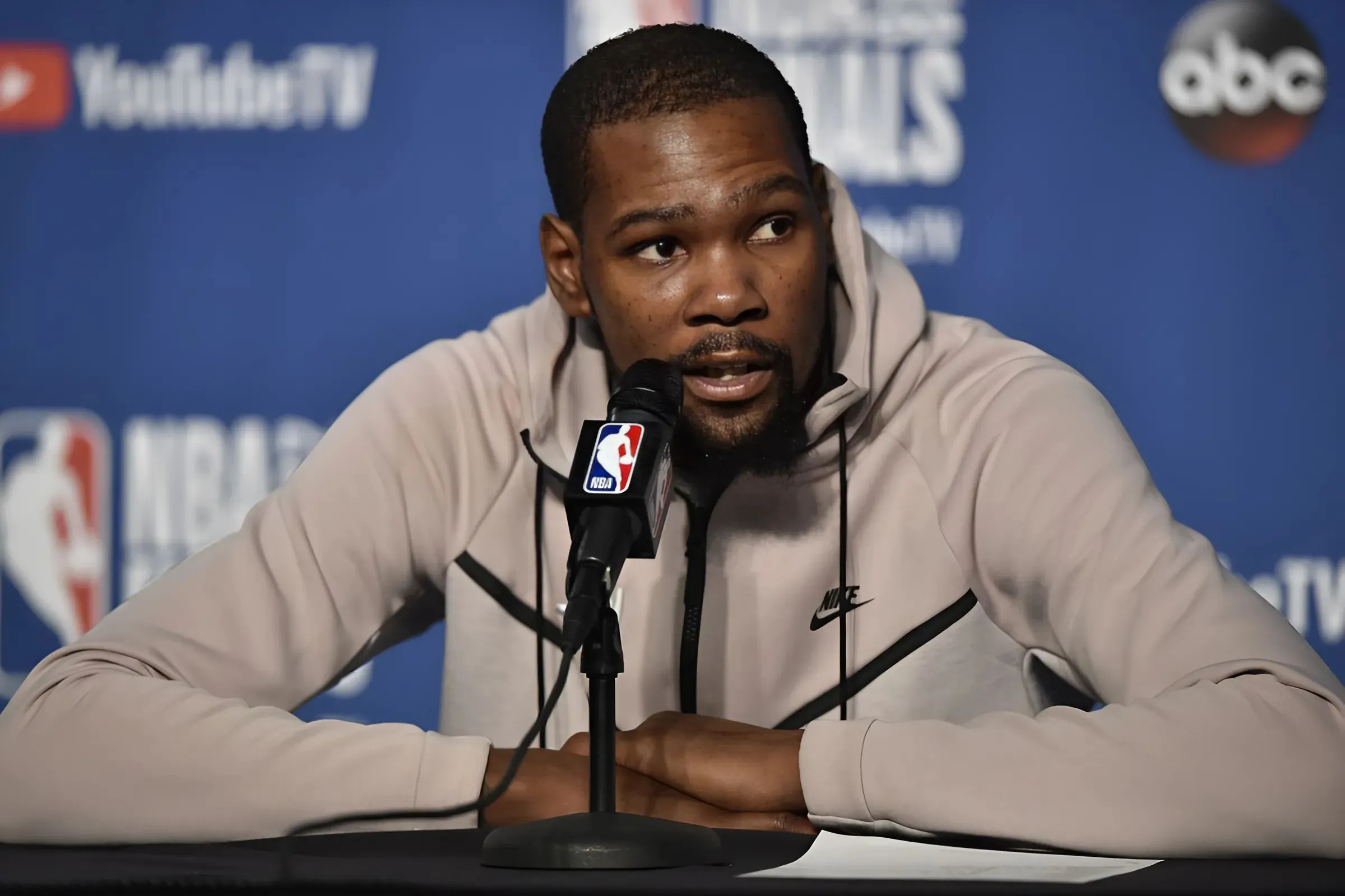 Warriors 3-Way Trade Pitch Flips Embattled Star for Solid Haul