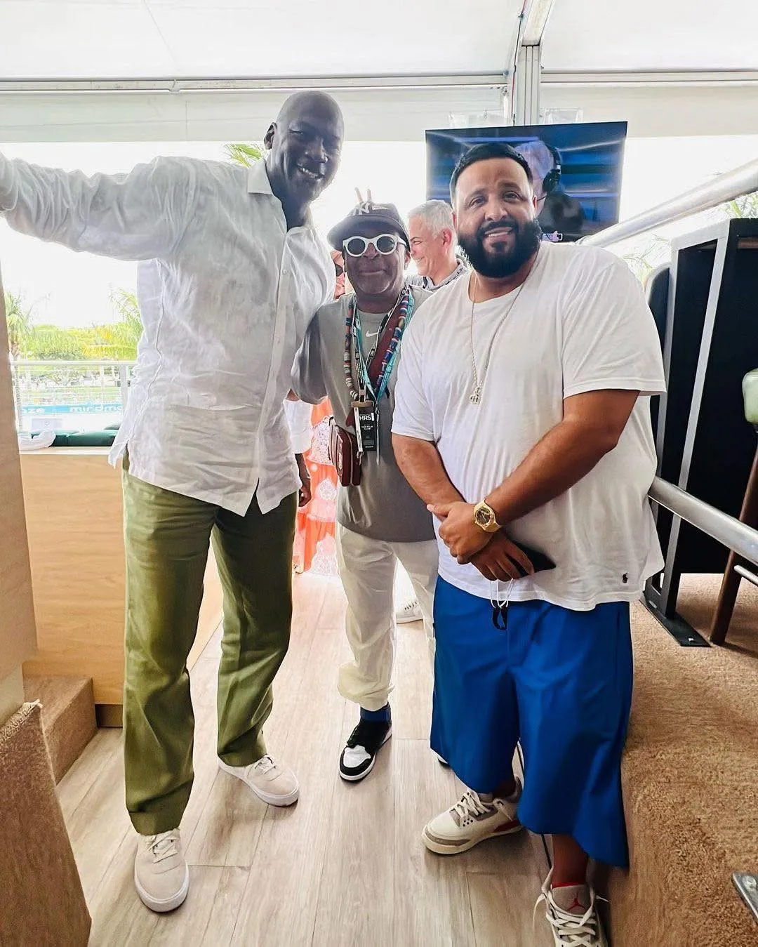 Michael Jordan, Spike Lee, & DJ Khaled Link Up on Magic Johnson’s Luxury Yacht — A Legendary Vibe at Sea