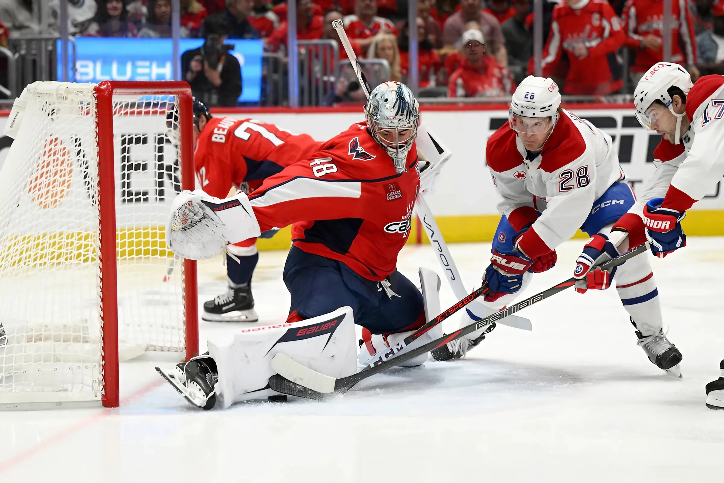 Thompson dazzles late, Capitals beat Canadiens to take 2-0 series lead trucc