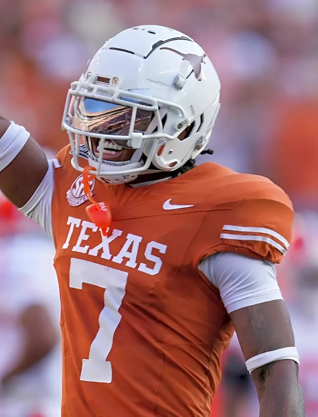 Broncos bolster secondary by selecting Jahdae Barron at No. 20