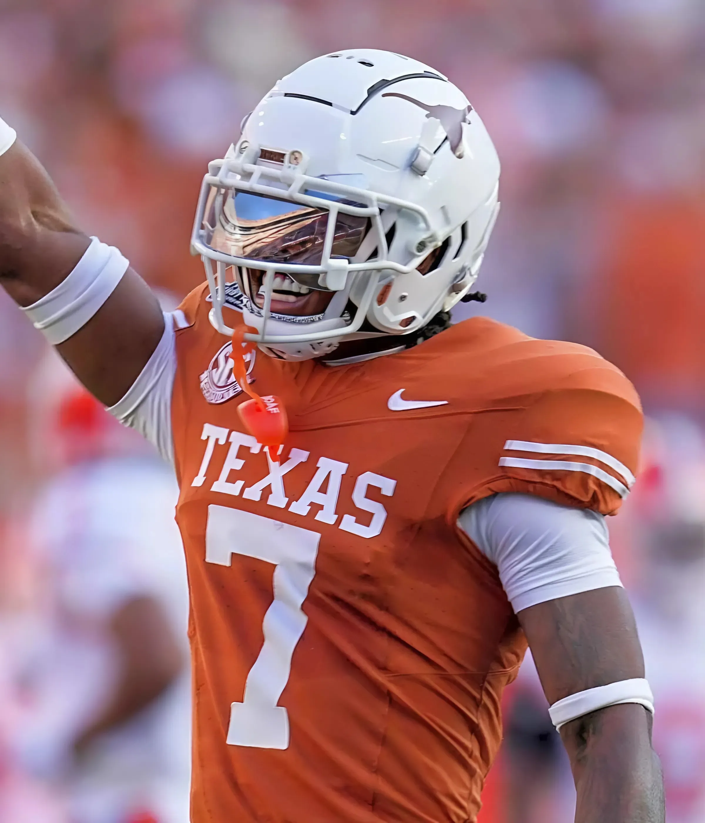 Broncos bolster secondary by selecting Jahdae Barron at No. 20