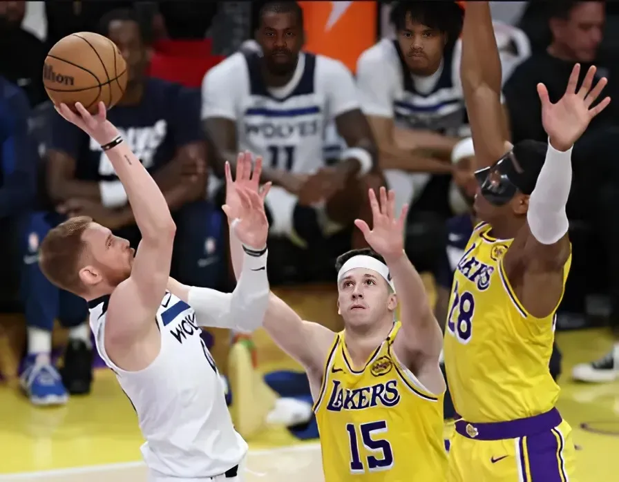 Lakers Drop Injury Update on Key Starter Following Game 2 Scare