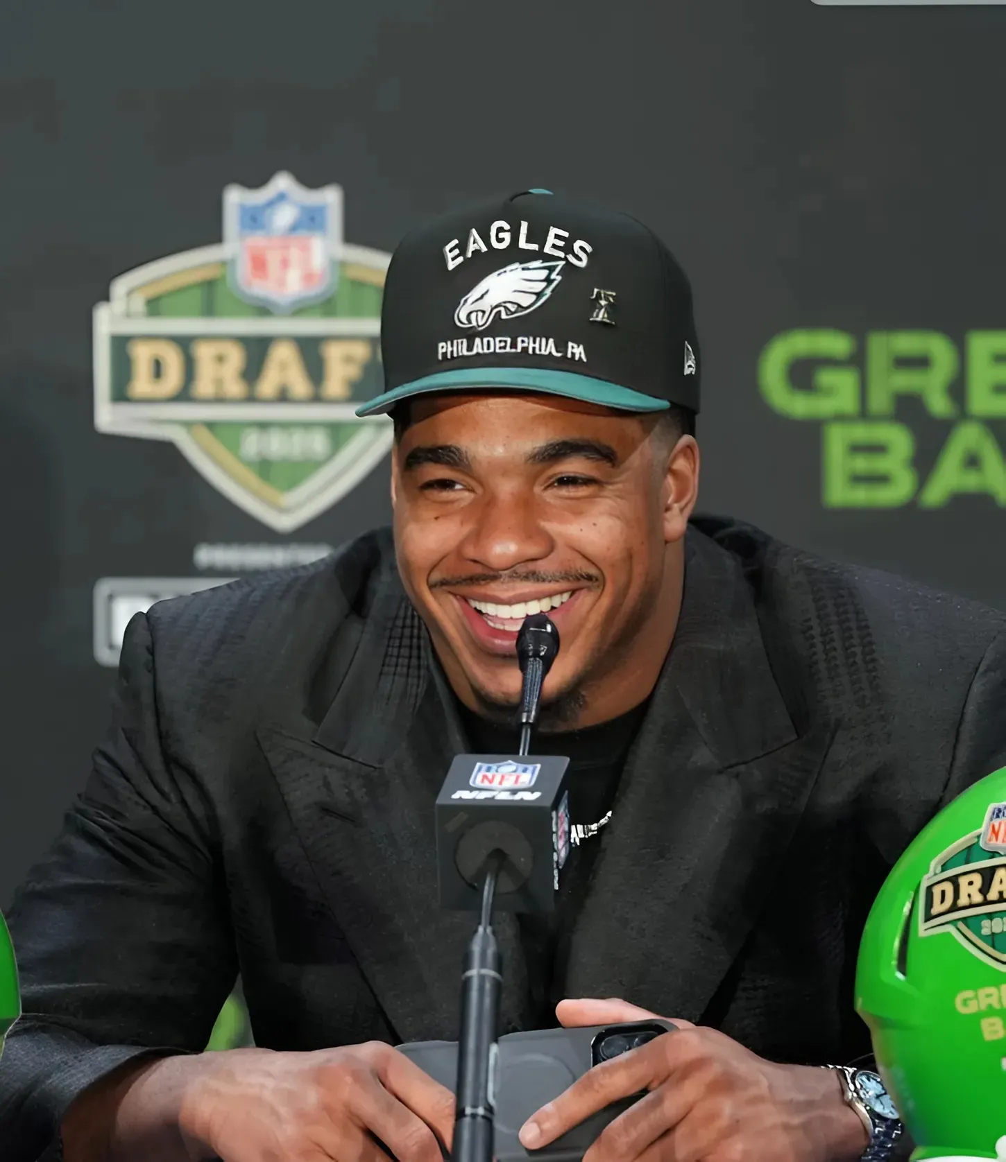 Eagles Draft Day Round 1: Vic Fangio May Have His Flat Defender