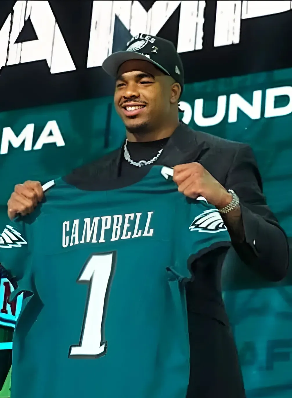 Top 10 Prospect On Eagles Draft Boards Falls In Their Laps At End Of First Round