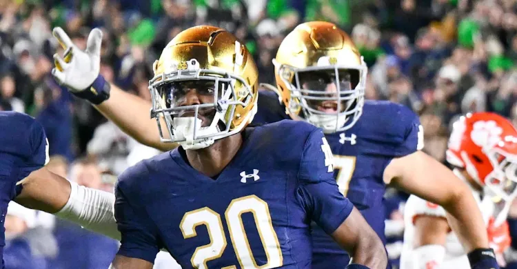 BREAKING: Buccaneers select star Notre Dame cornerback with second pick