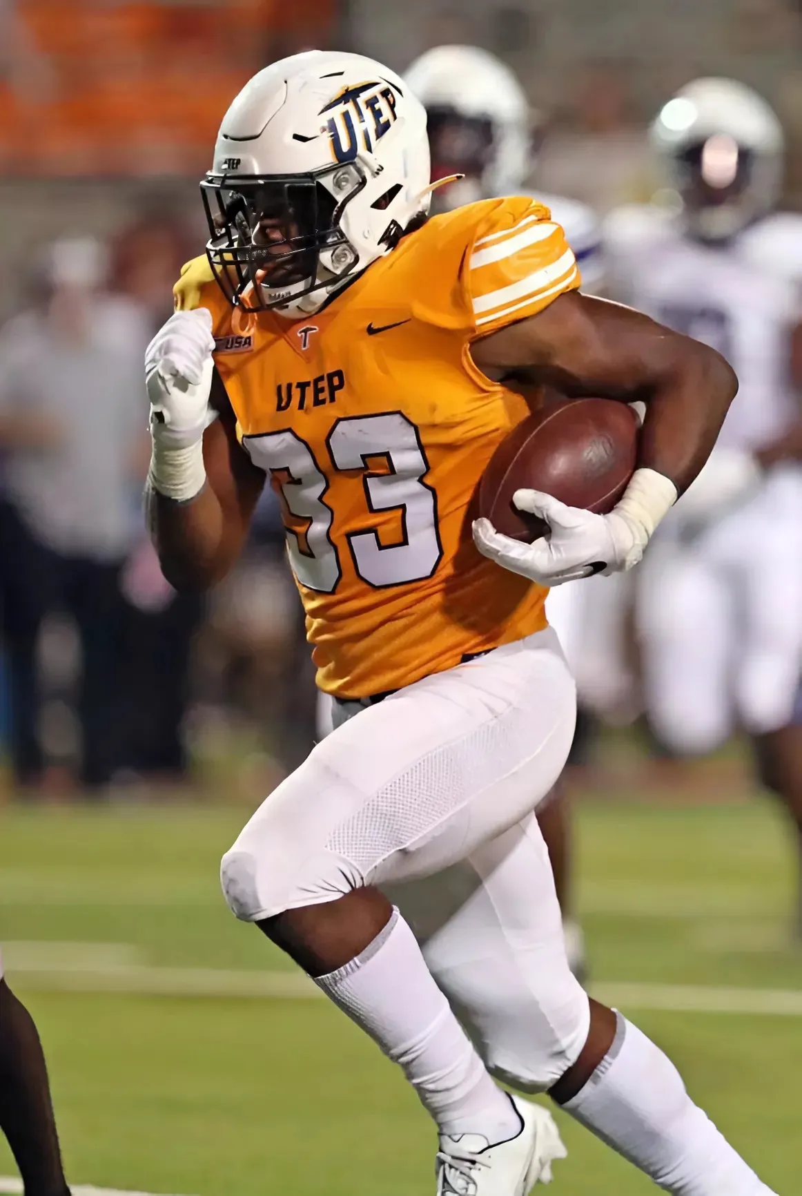 BEARS BEEF UP BACKFIELD: Deion Hankins Joins Chicago's No-Experience-Required RB Room!