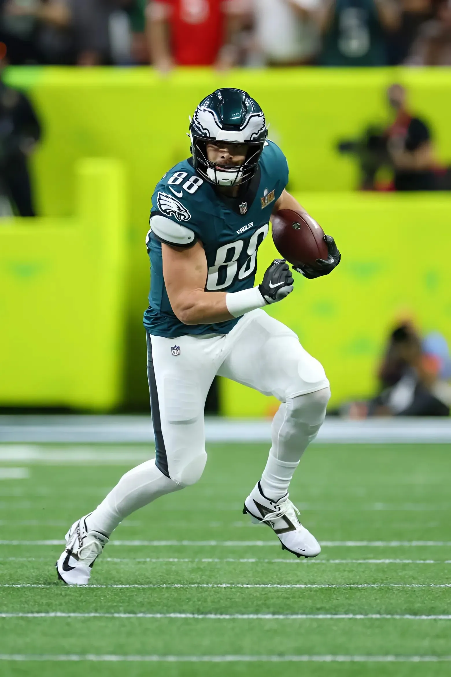 Eagles Send Message on Dallas Goedert’s Future After Draft