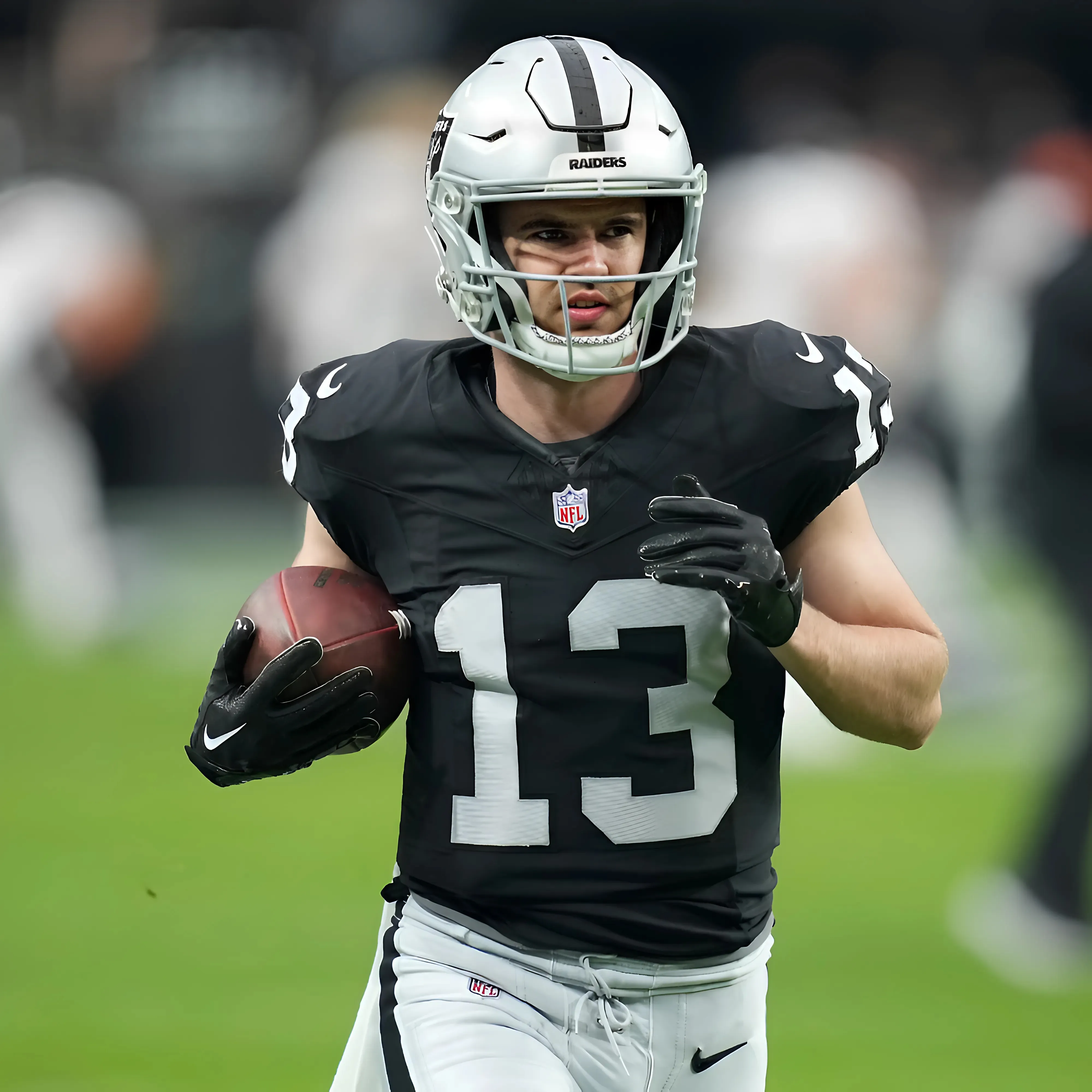Former Raiders Pro Bowler Signs Elsewhere After Rumors of Possible Return - suong