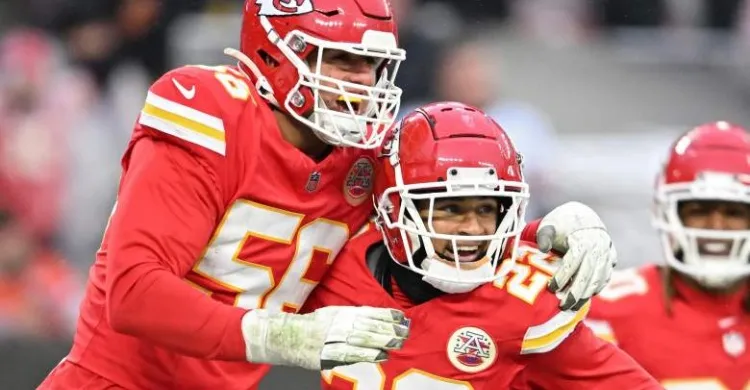 Chiefs Make Move to Secure 2 Key Starters: Report