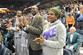 Giannis Antetokounmpo looked up at the BMO Harris Bradley Center stands on Monday night and could see his dad, Charles, and mom, Veronica — and his younger brothers, Kostas and Alexandros, cheering wildly for the Bucks, too♥️
