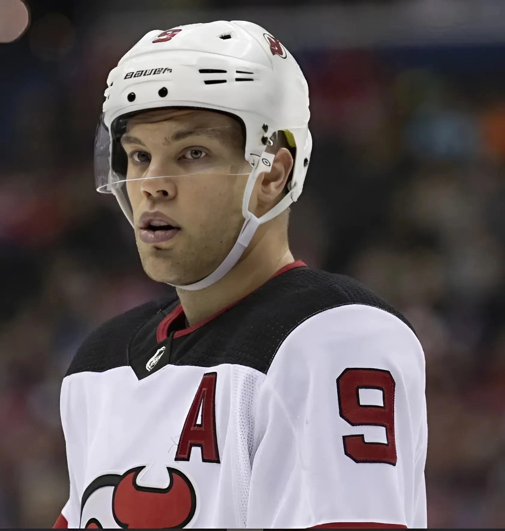 Carolina Hurricanes sign forward Taylor Hall to 3-year extension
