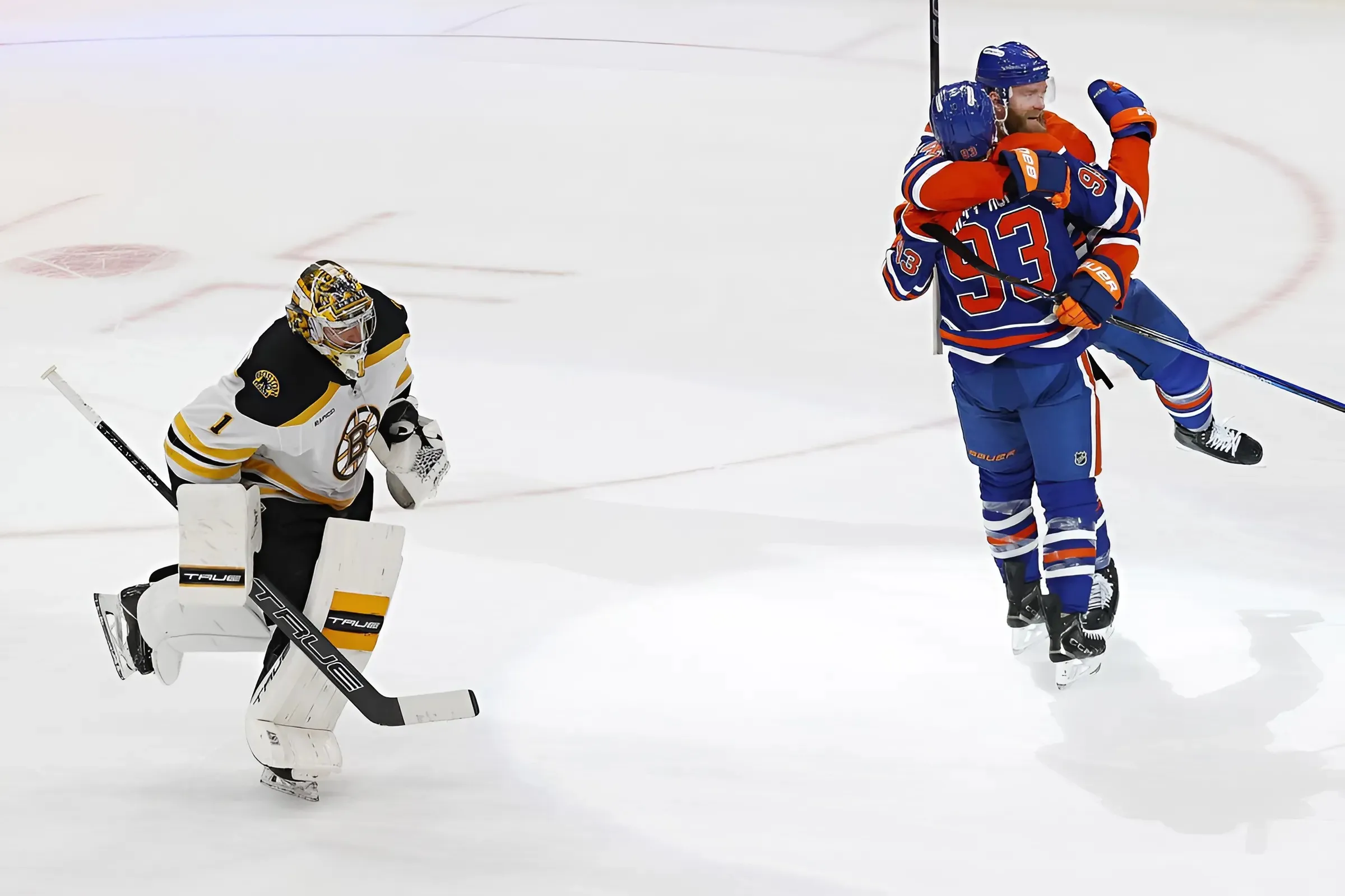 Oilers Connection to Bruins’ Jeremy Swayman Makes Perfect Sense