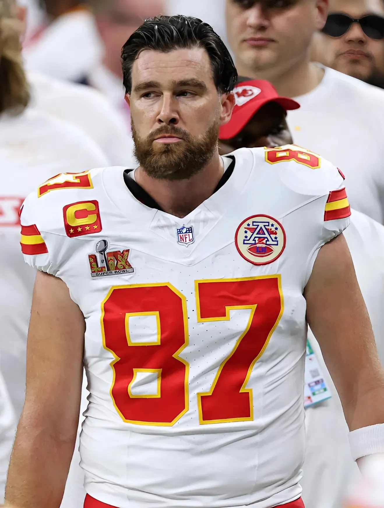 Travis Kelce UNLOADS on Anonymous Criticism of Shedeur Sanders: “What the F* Is That About?!”