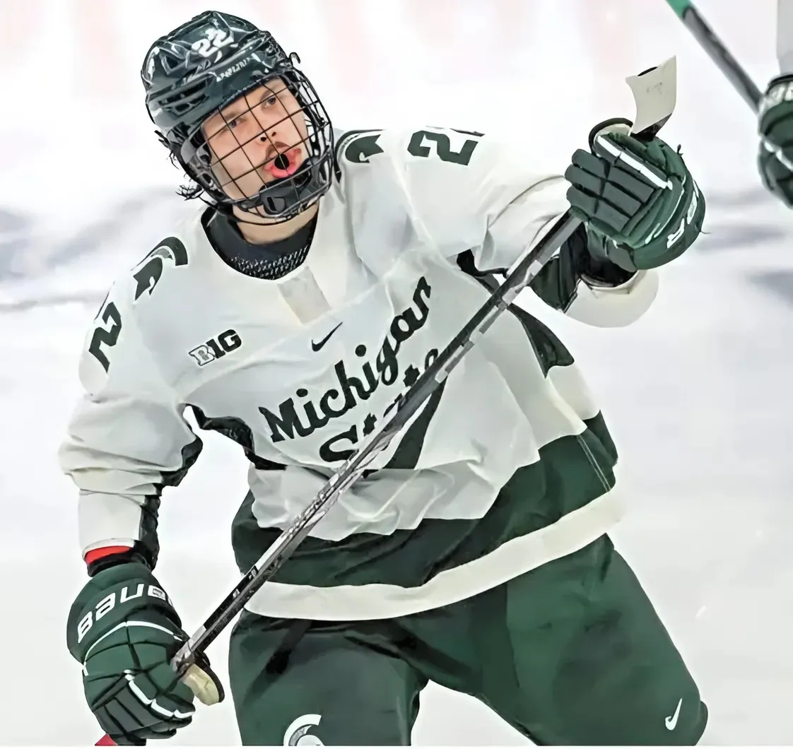 Chicago Blackhawks should target Tampa Bay Lightning prospect in trade talks