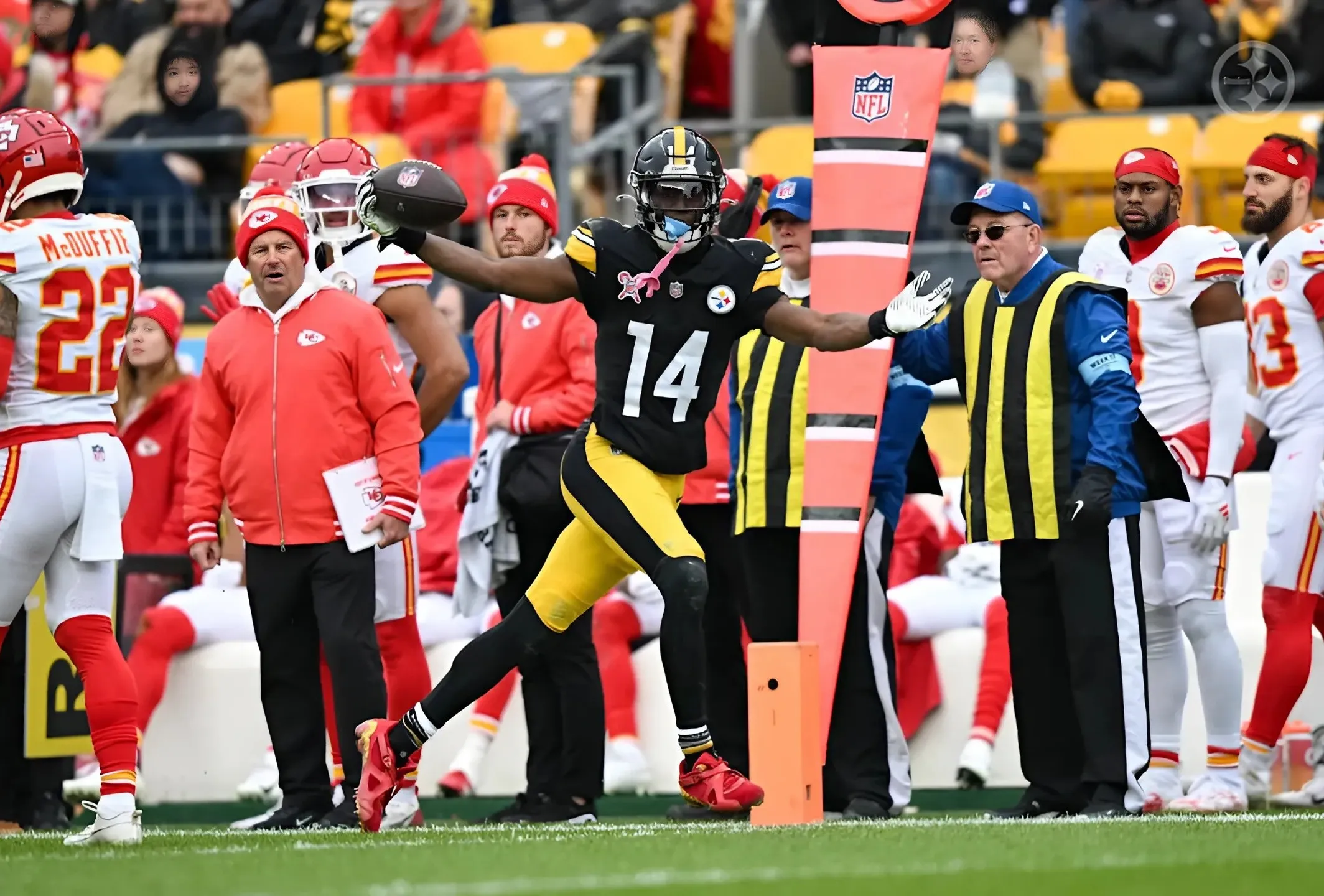 Steelers Make Official WR Move Amid George Pickens Rumors