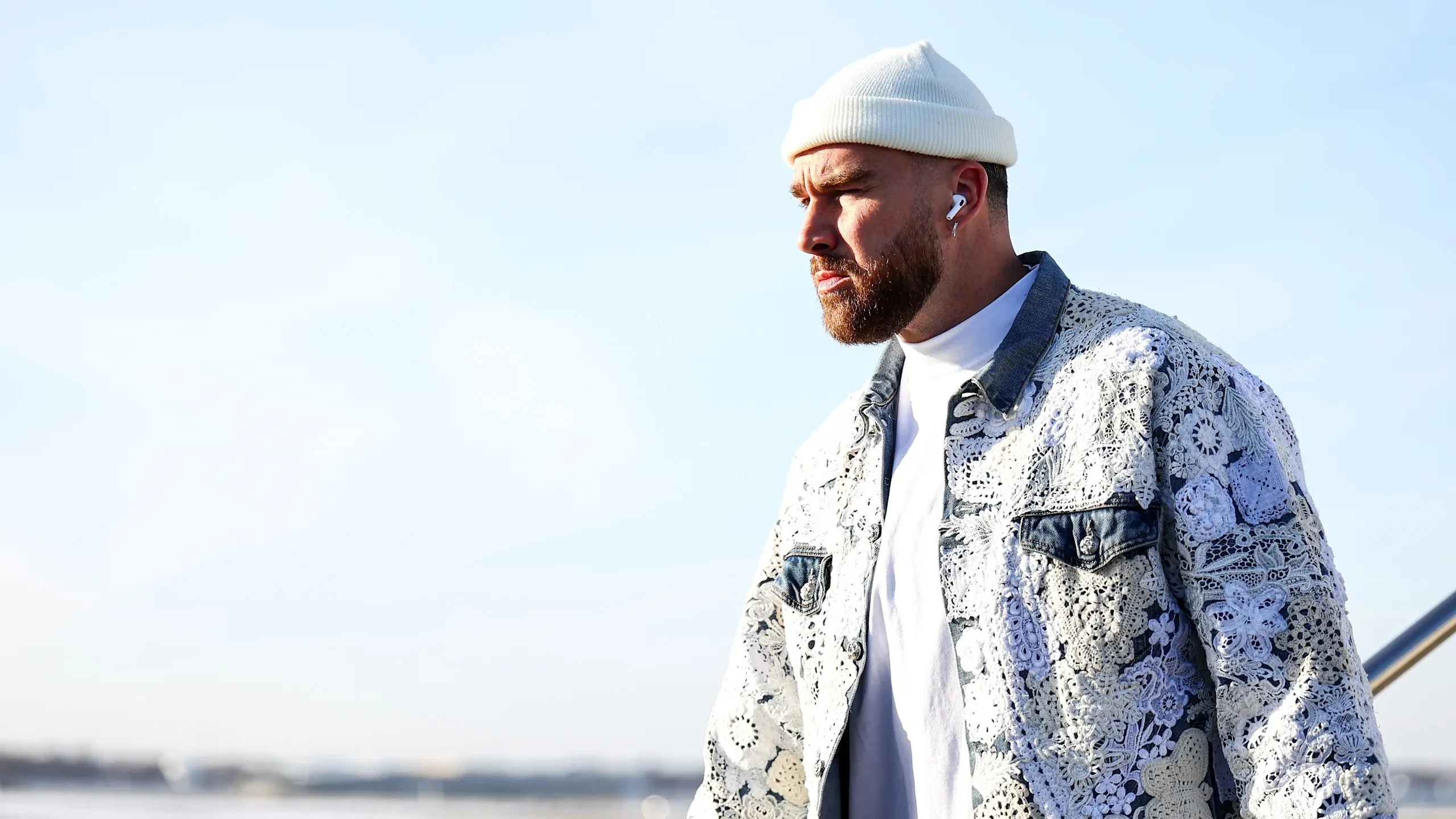 Chiefs Star Travis Kelce Makes Personal Announcement
