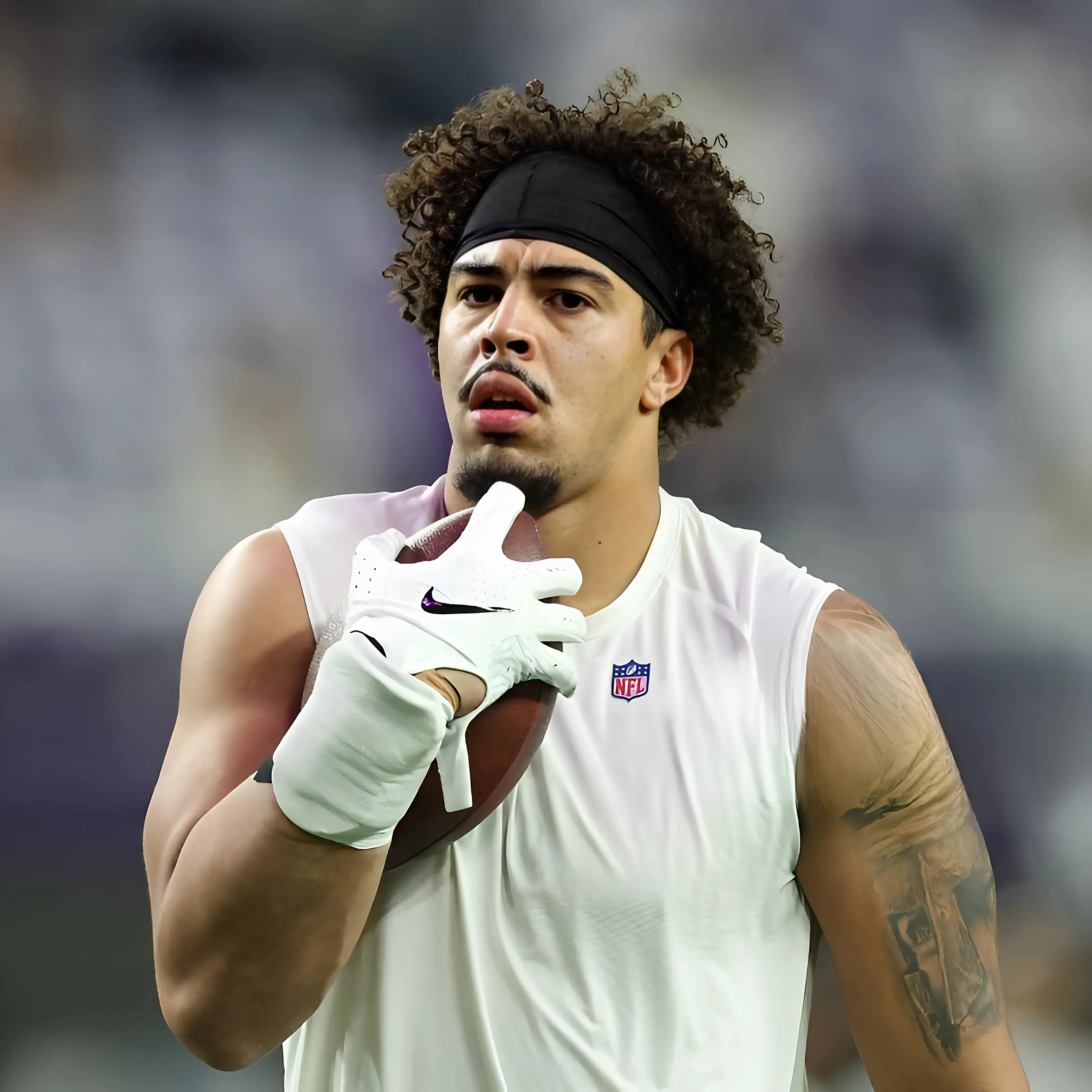 Vikings' $21 Million Starter Josh Oliver Bracing for His Departure