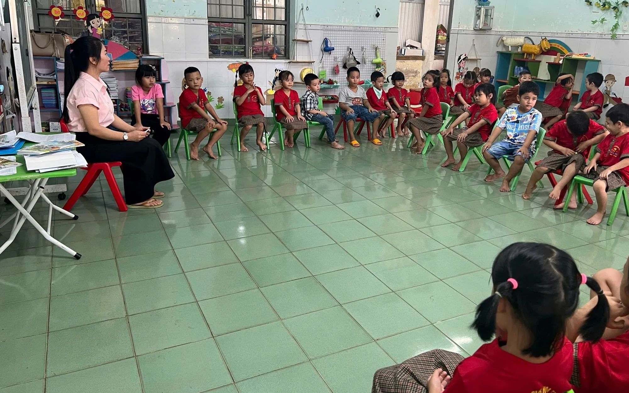 Chia buồn với hàng ngàn giáo viên: Tiền tới tay rồi mà còn bị thu hồi, hụt hẫng quá bao nhiêu năm đi dạy mà giờ thế này đây