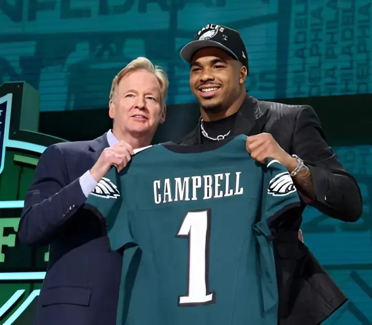 Eagles Rookie LB Draws Comparison to Projected $160 Million NFC East Rival