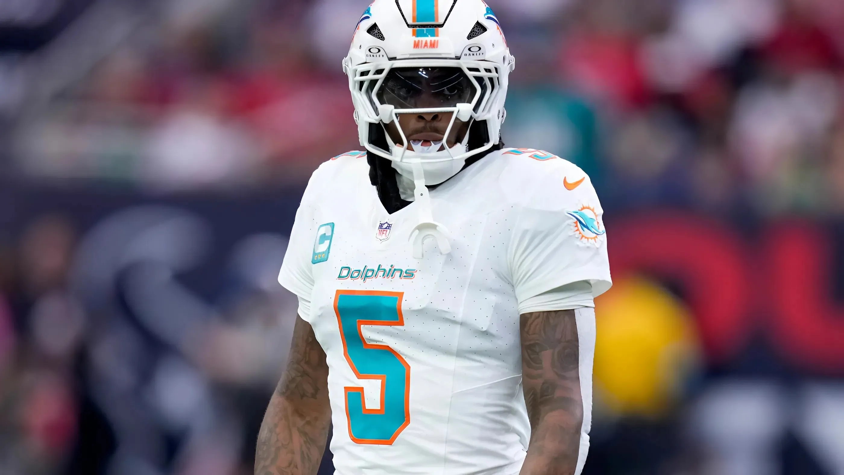 Miami Dolphins could bring back All-Pro cornerback currently eyeing a return to the NFL