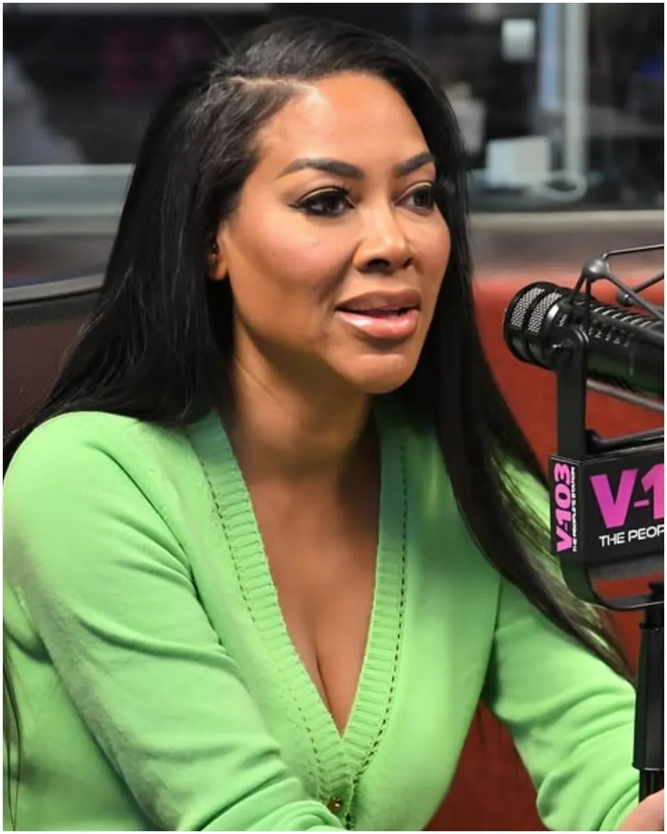 Kenya Moore Forced to Leave Atlanta Mansion After Failing to Pay Bank Loan – “Real Housewives of Atlanta” Star in Tears Admits: “I Spent Too Much to Maintain My Image on TV, Now I’ve Lost Everything”