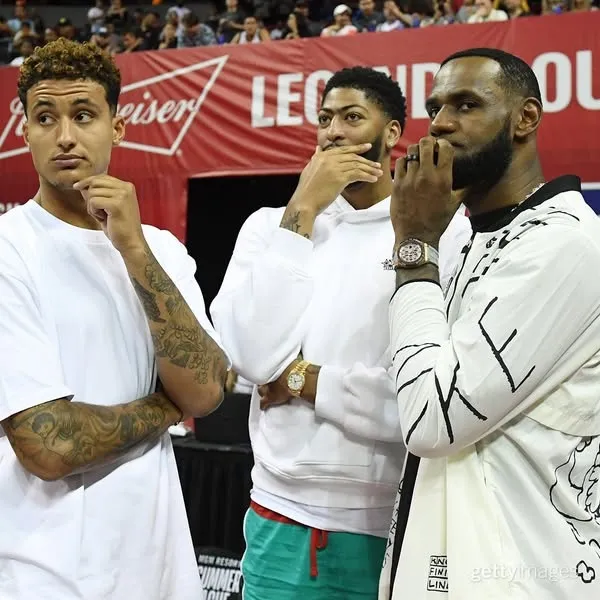 Lakers’ Rob Pelinka Lays Out Clear Plan to Fix Anthony Davis Trade