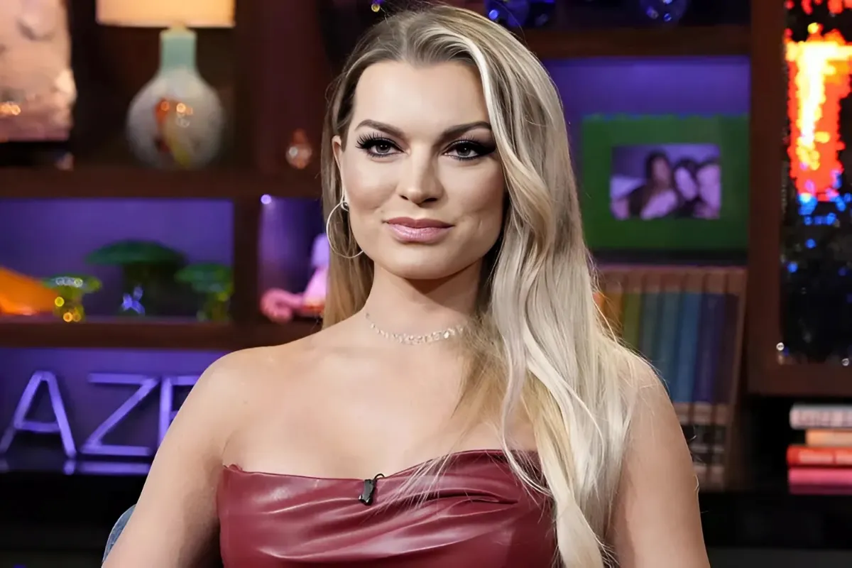 Lindsay Hubbard Confirms She's Still Dating the Father of Her Child After Split Rumors-quang