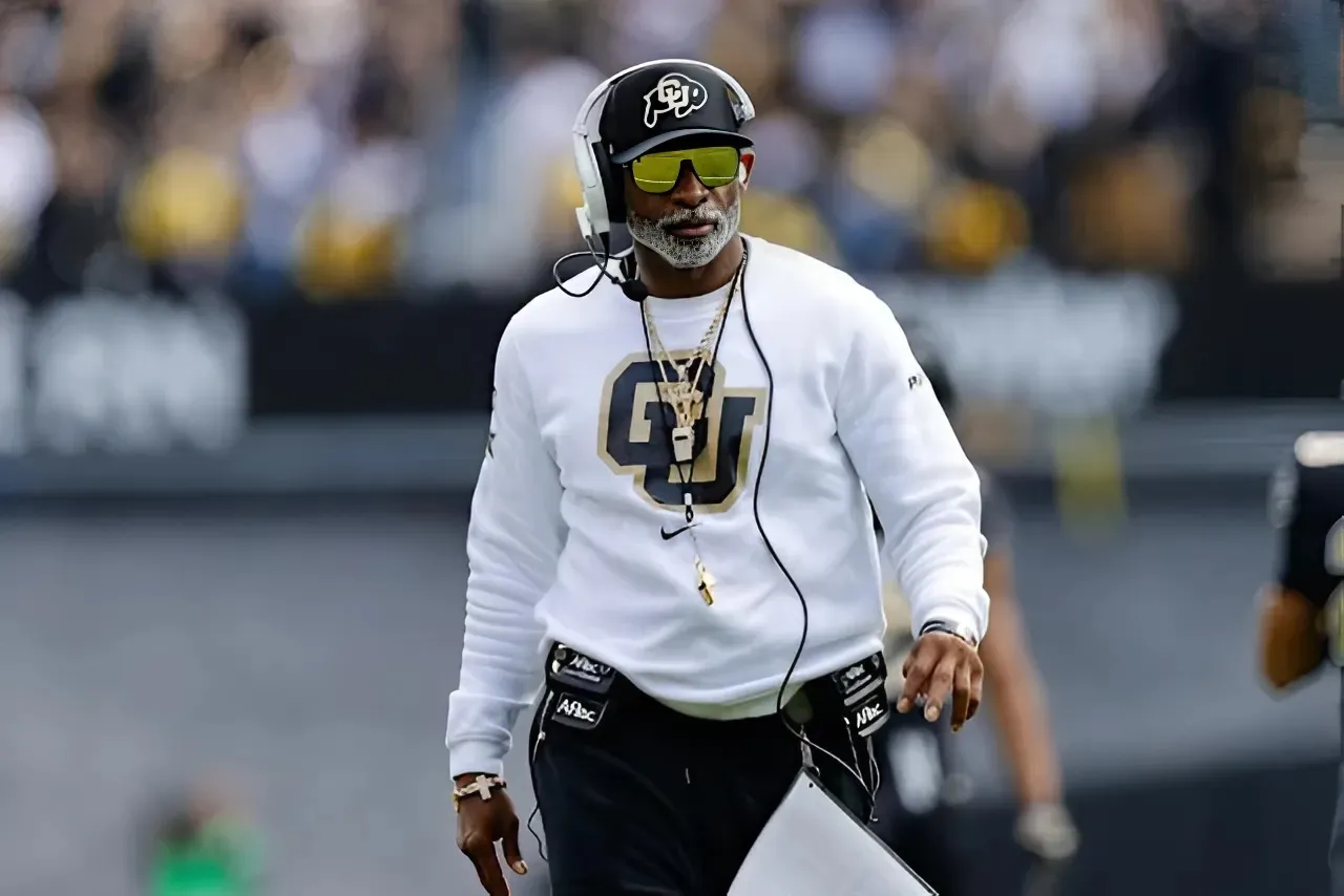 Former Steelers WR Antonio Brown blasts Sanders family on social media — Deion responds