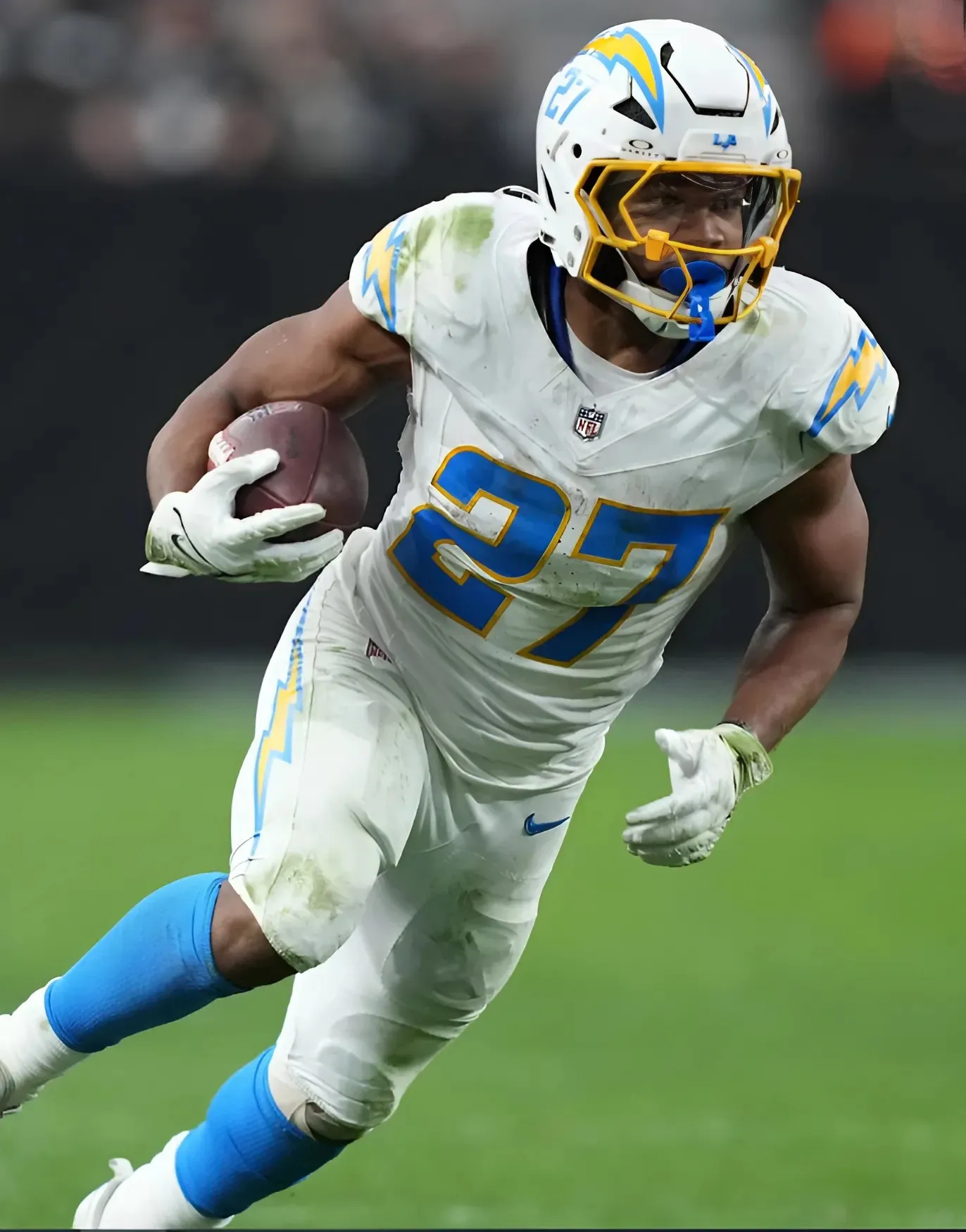 Chicago Bears Linked to Four Veteran Running Backs After Passing on Early RBs in 2025 Draft