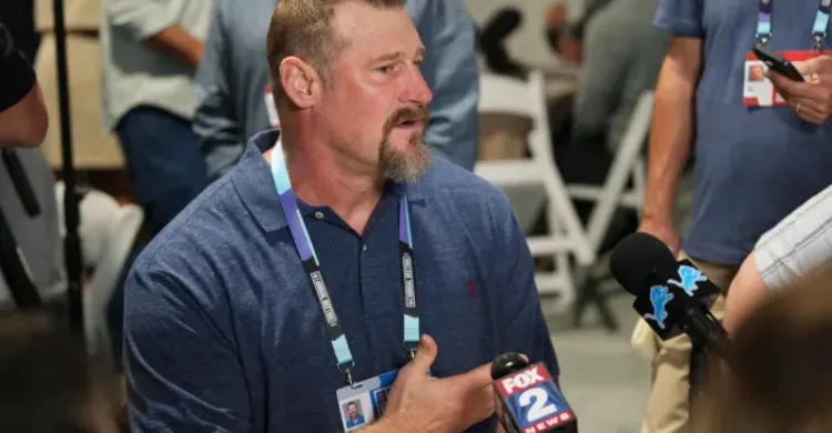 Dan Campbell Performs Dad Duties Well for Daughter in Heartwarming Video