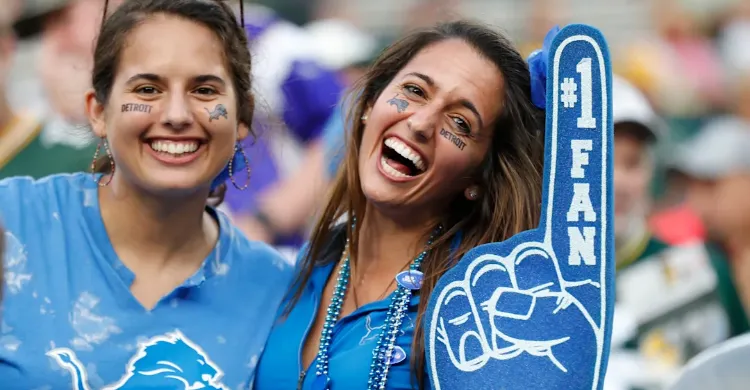 Packers rookie winning over Lions fans is the last thing anyone expected