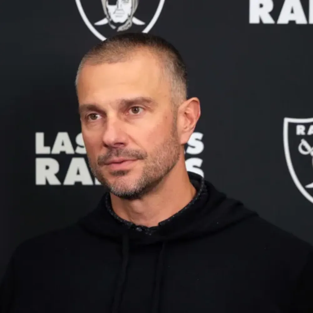 Raiders Fire 2 Key Front Office Members Amid Shakeup - suong