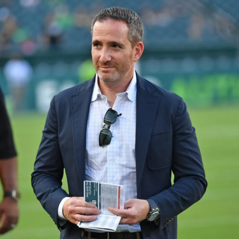Top NFC Rival ‘Frustrated’ Eagles GM Howie Roseman During NFL Draft - suong