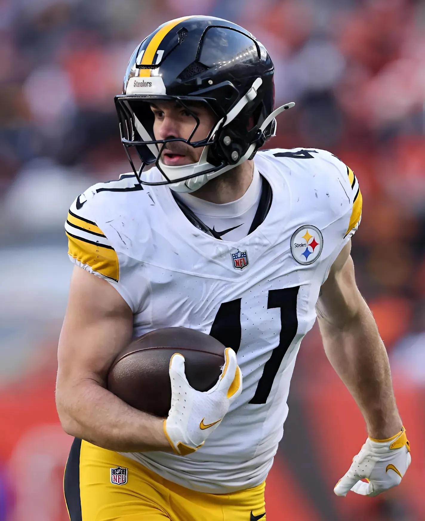 Steelers’ Linebacker Battle Heats Up in 2025