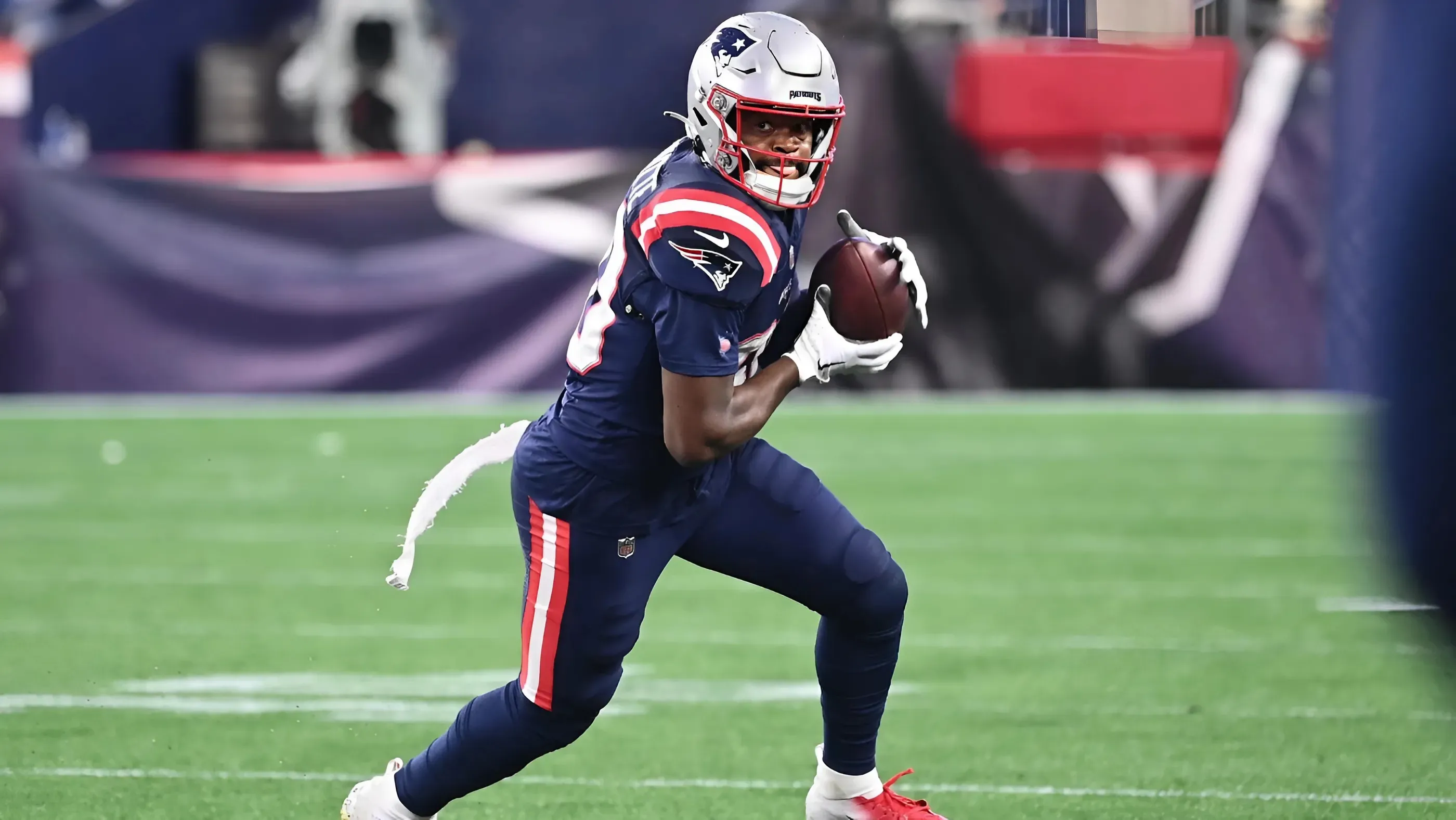 Cowboys linked to young Patriots wide receiver in potential trade