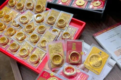 Giá vàng chốt phiên hôm nay 5/5: Dân tình ‘ngã quỵ’, vàng đổi màu từng phút
