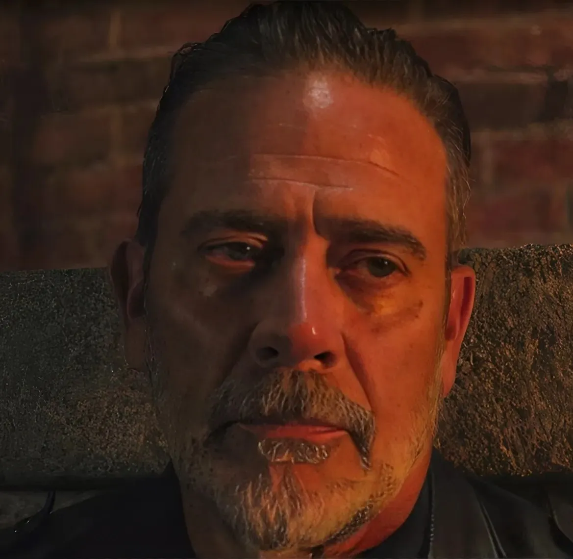 Jeffrey Dean Morgan Hypes Going "A Little Mano E Mano" In Walking Dead: Dead City Against Sons Of Anarchy Star
