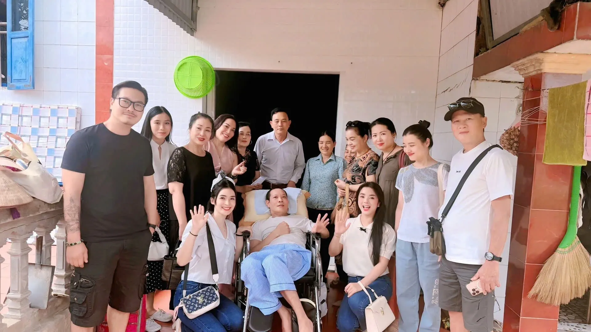 Diễn viên Thái Hòa bị dotquy