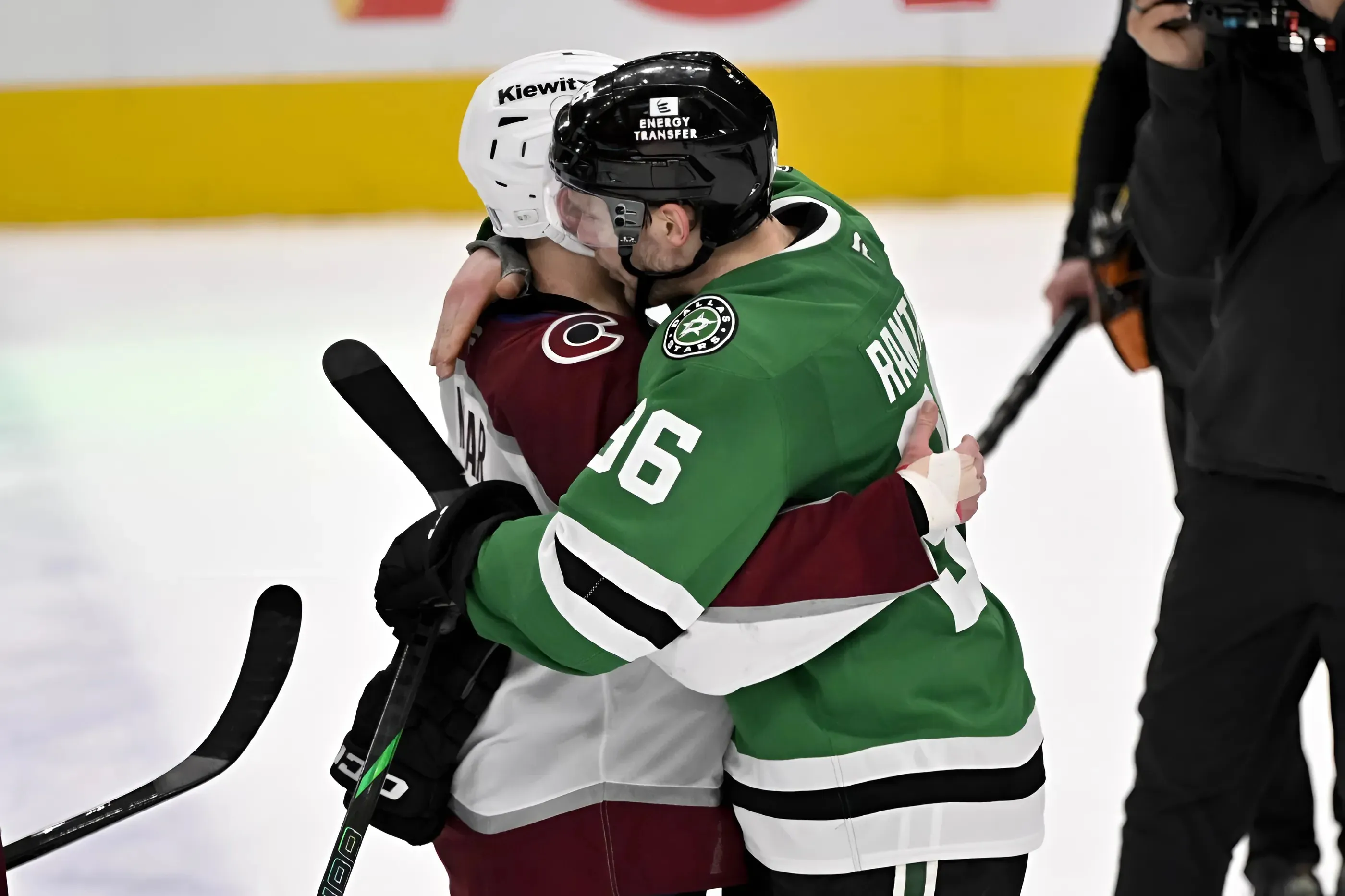 Avalanche Star Is Recruiting Crosby According To Insider