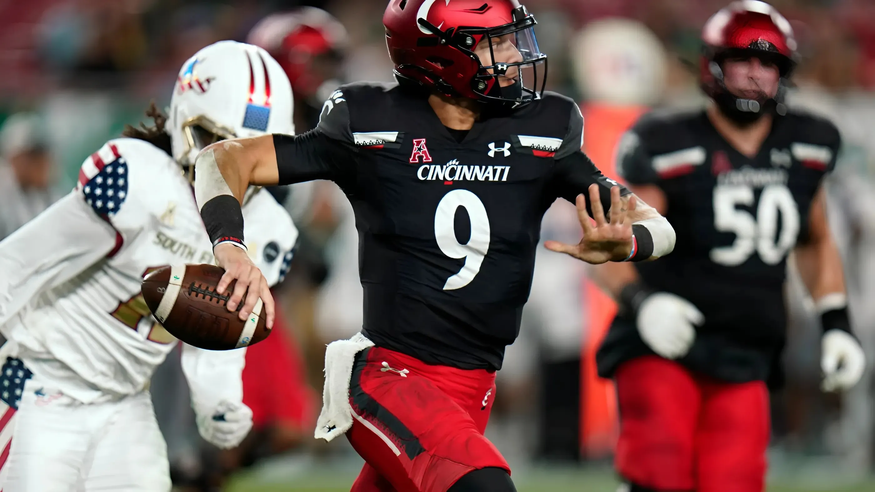 Broncos invite Cincinnati Bearcats all-time leader in passing touchdowns to rookie minicamp