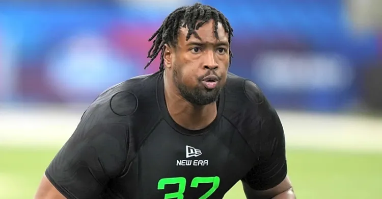 Eagles take big swing on massive free agent
