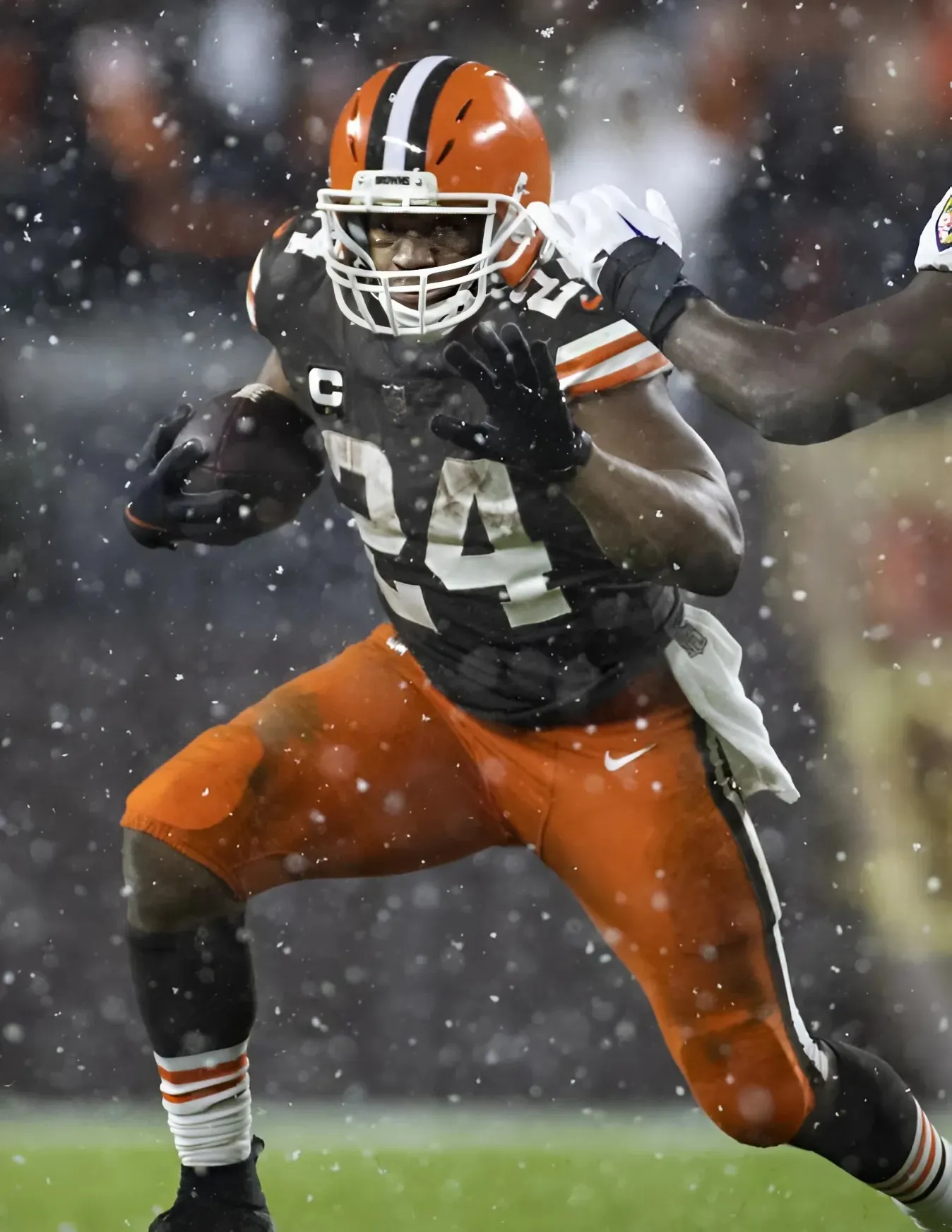 Broncos Urged to Sign Nick Chubb as Veteran Insurance for Bo Nix’s Backfield!