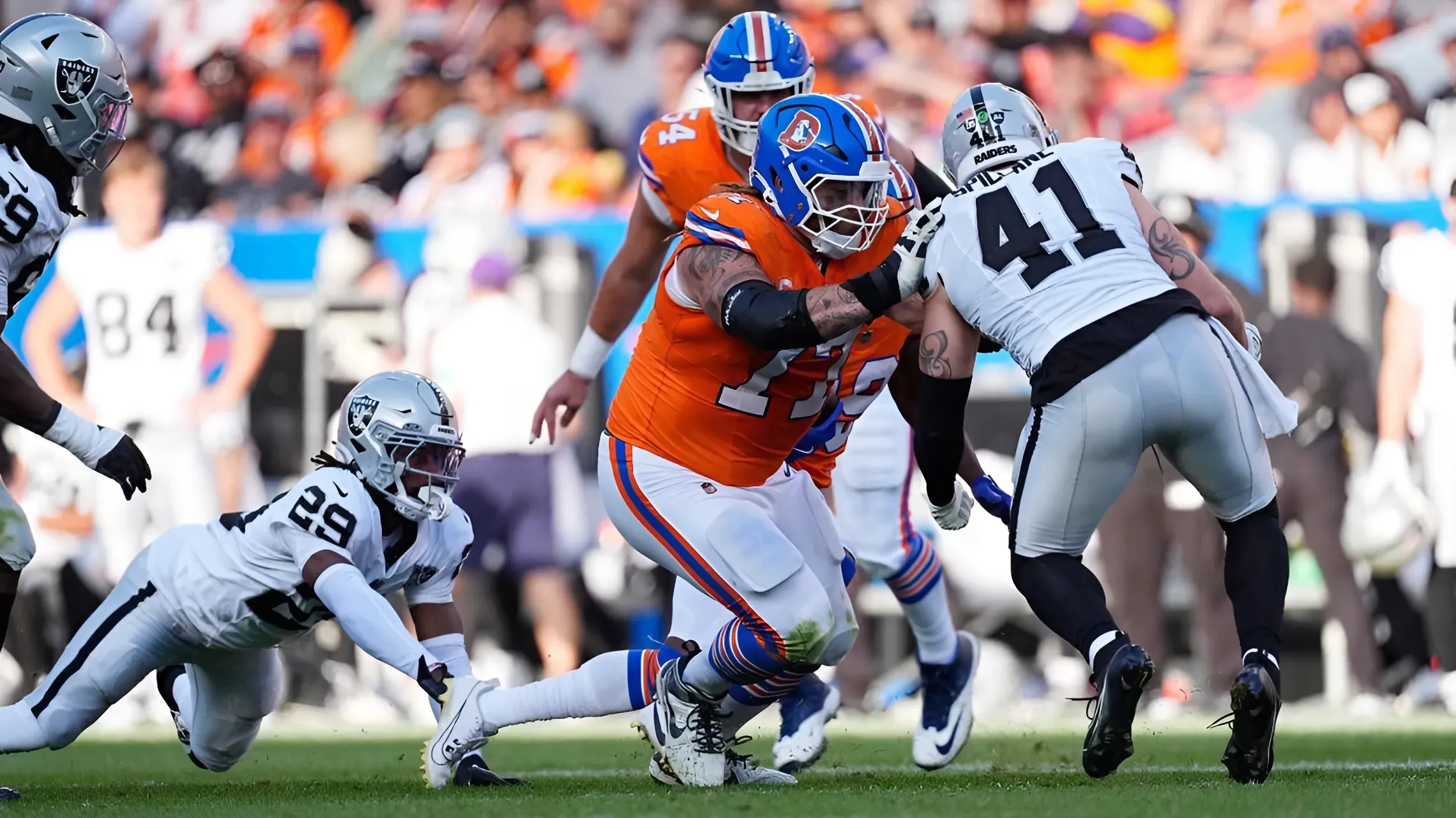 Broncos Pro Bowler Raises Eyebrows After Super Bowl Champion’s Message