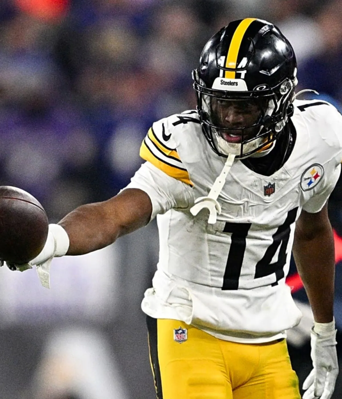 Steelers' George Pickens Could Learn 1 Critical Trait From New Teammate